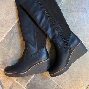 Soul Naturalizer wedge boot. Size 10